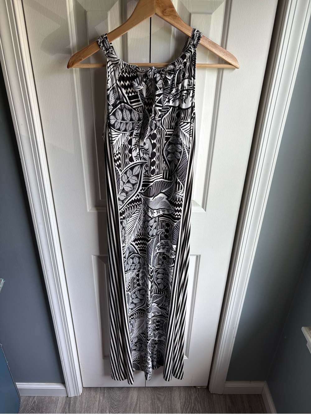Chico’s Black White Stripe Leaf Print Sleeveless Maxi Dress Size 0P (4/6 Petite)
